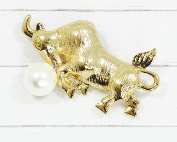 Symbol of the New Year Brooch F632073907140